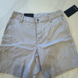 Lululemon Athletica Light Gray Men's Shorts.  Commission short classic 7”.